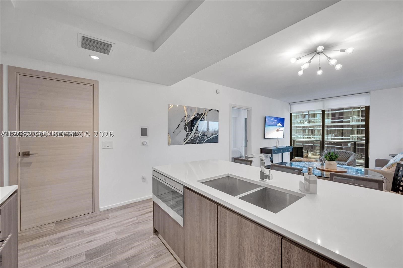 801 S Miami Ave #2006, Miami FL 33130