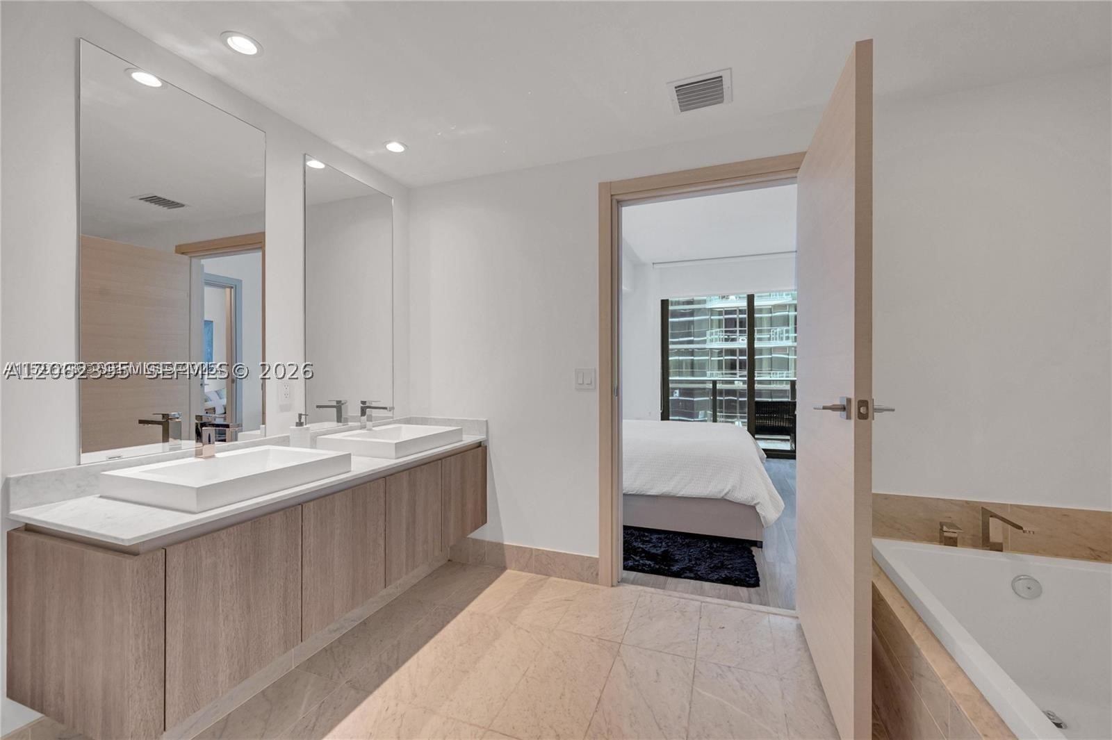 801 S Miami Ave #2006, Miami FL 33130