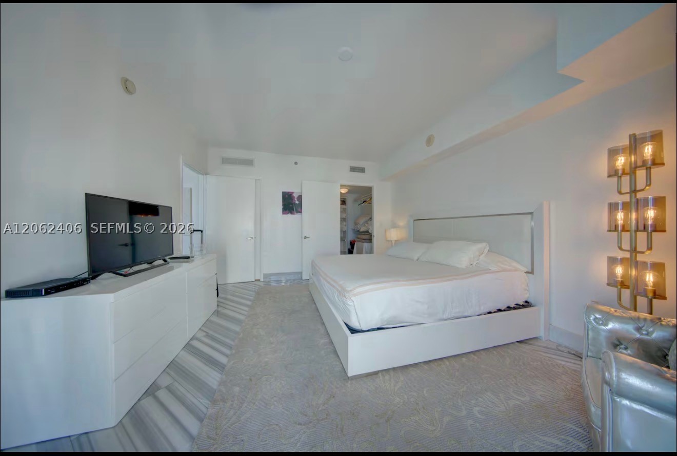 485 Brickell Ave #4711, Miami FL 33131