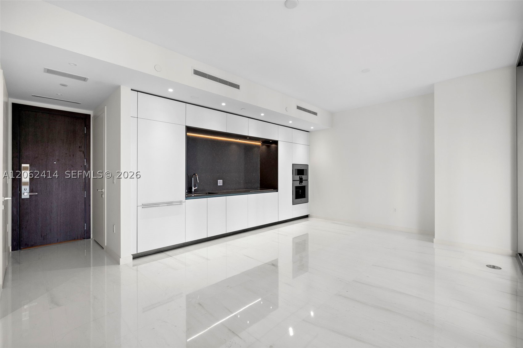 300 Biscayne Blvd Way #1708, Miami FL 33131