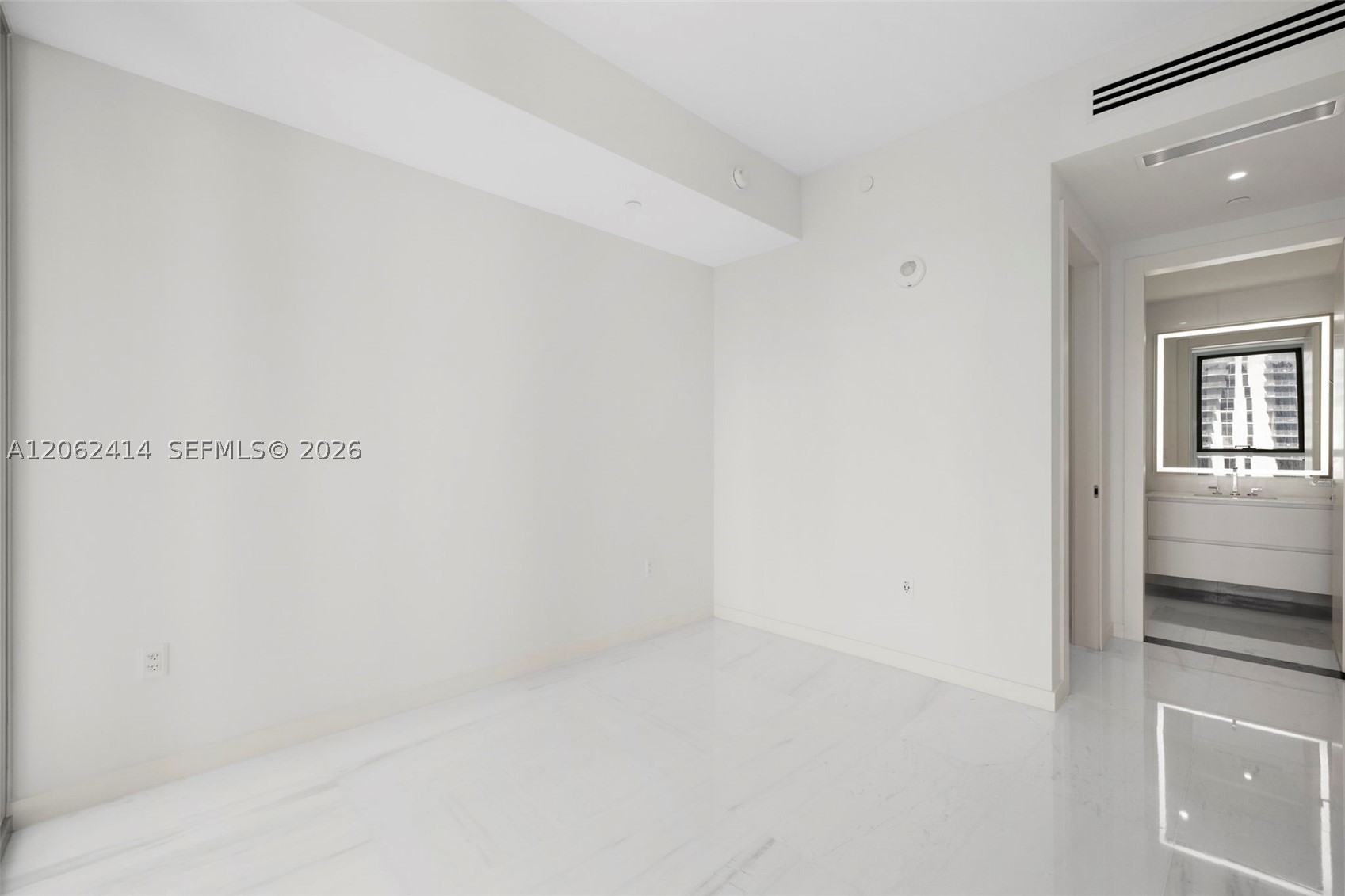 300 Biscayne Blvd Way #1708, Miami FL 33131
