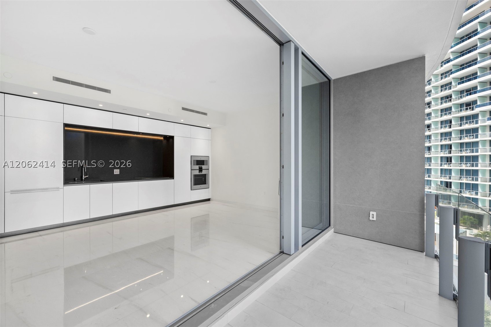 300 Biscayne Blvd Way #1708, Miami FL 33131