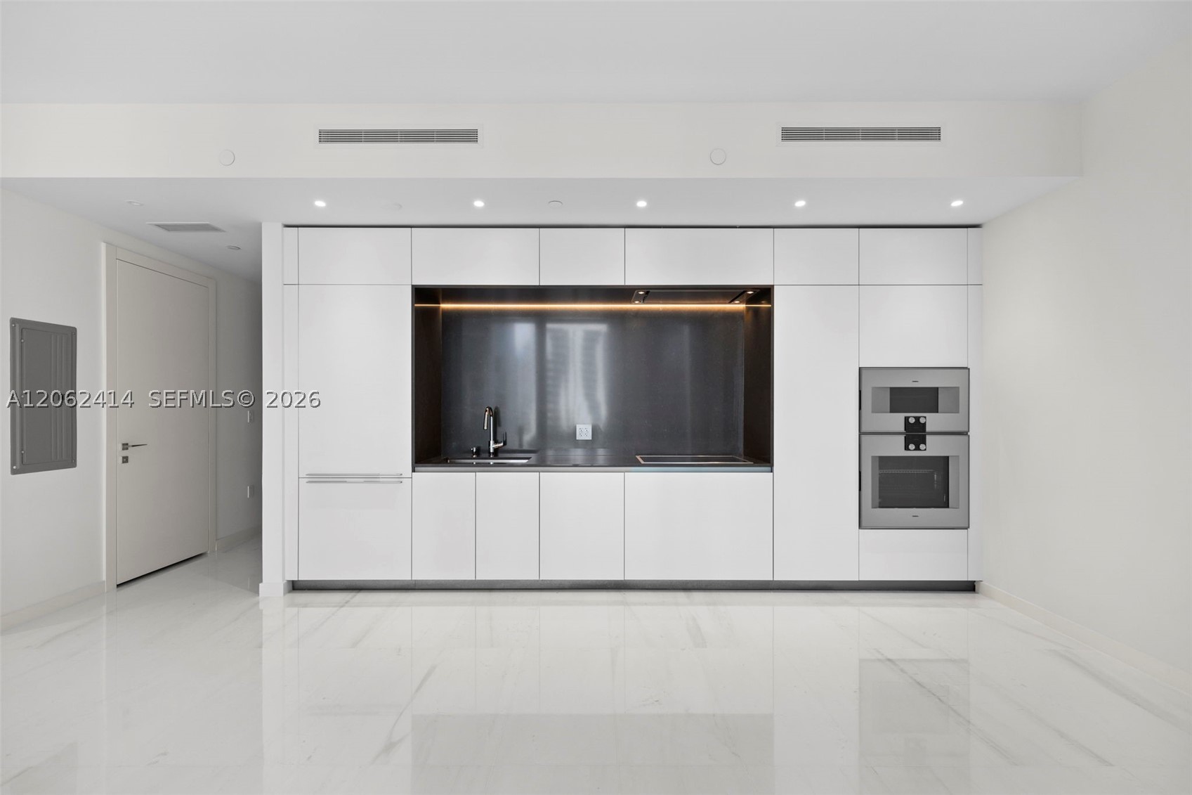 300 Biscayne Blvd Way #1708, Miami FL 33131