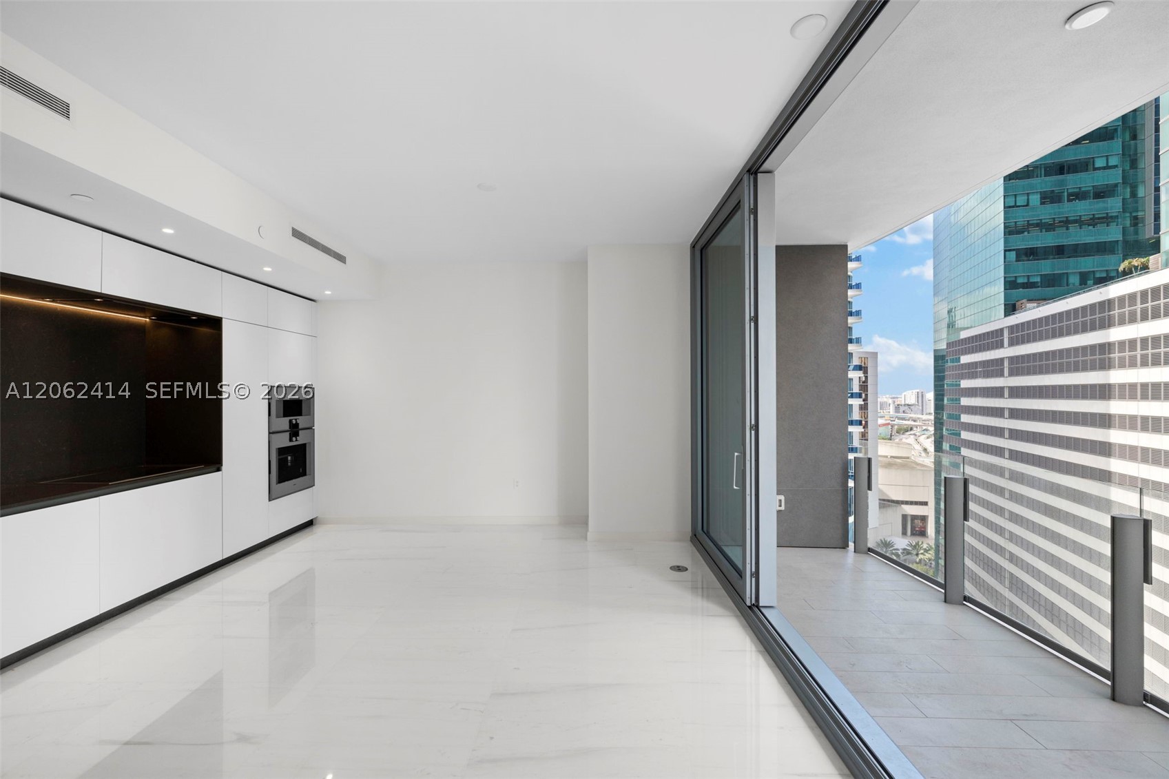 300 Biscayne Blvd Way #1708, Miami FL 33131