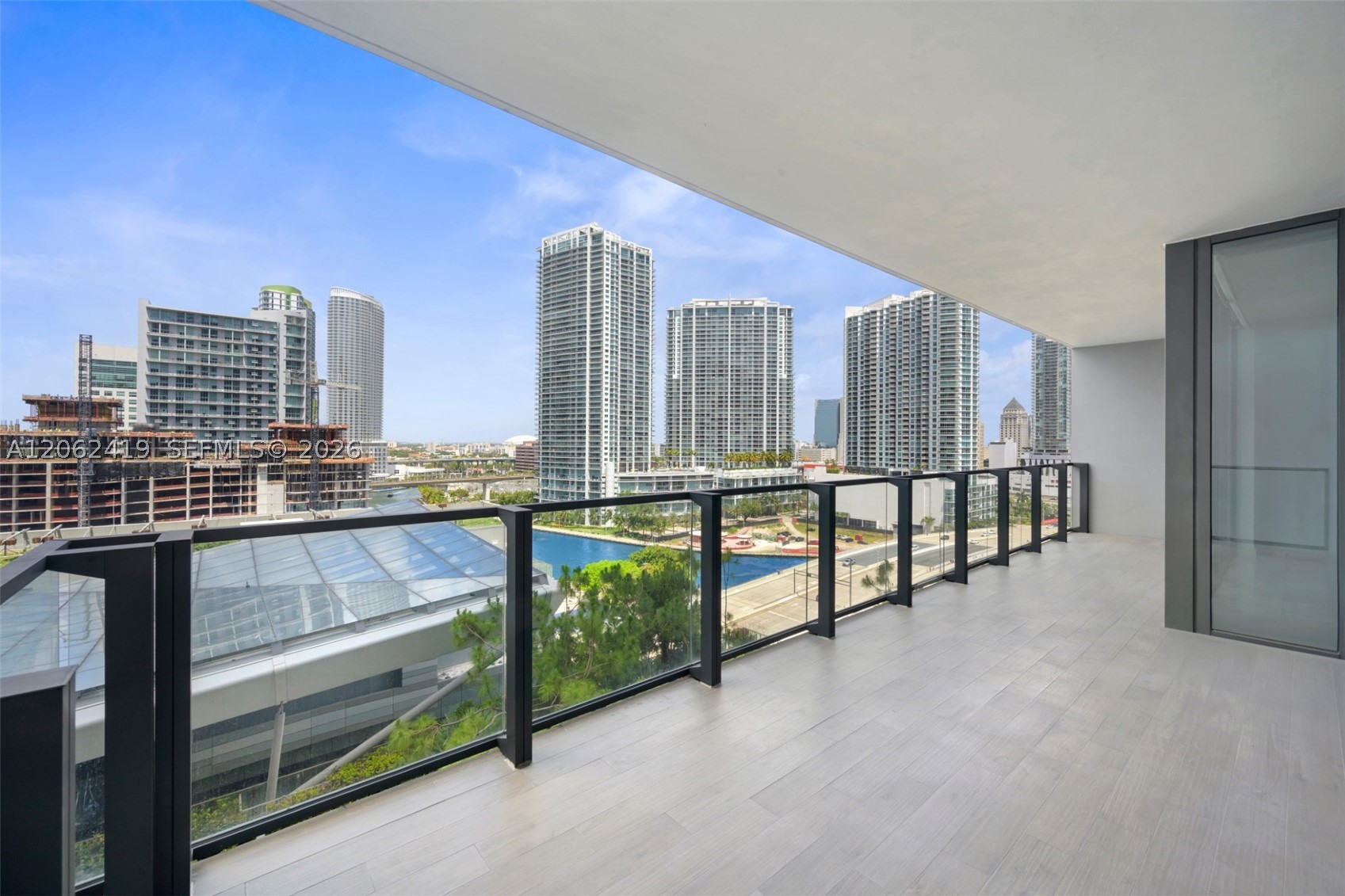 68 SE 6th St #910, Miami FL 33131