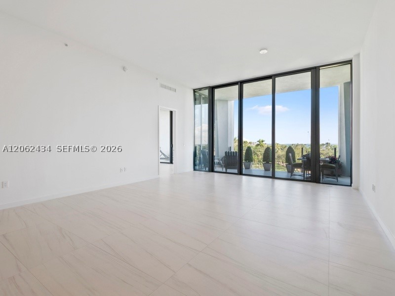 2811 S Bayshore Dr #5C, Coconut Grove FL 33133