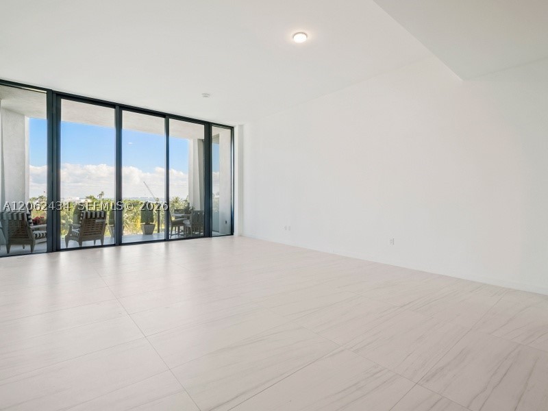 2811 S Bayshore Dr #5C, Coconut Grove FL 33133