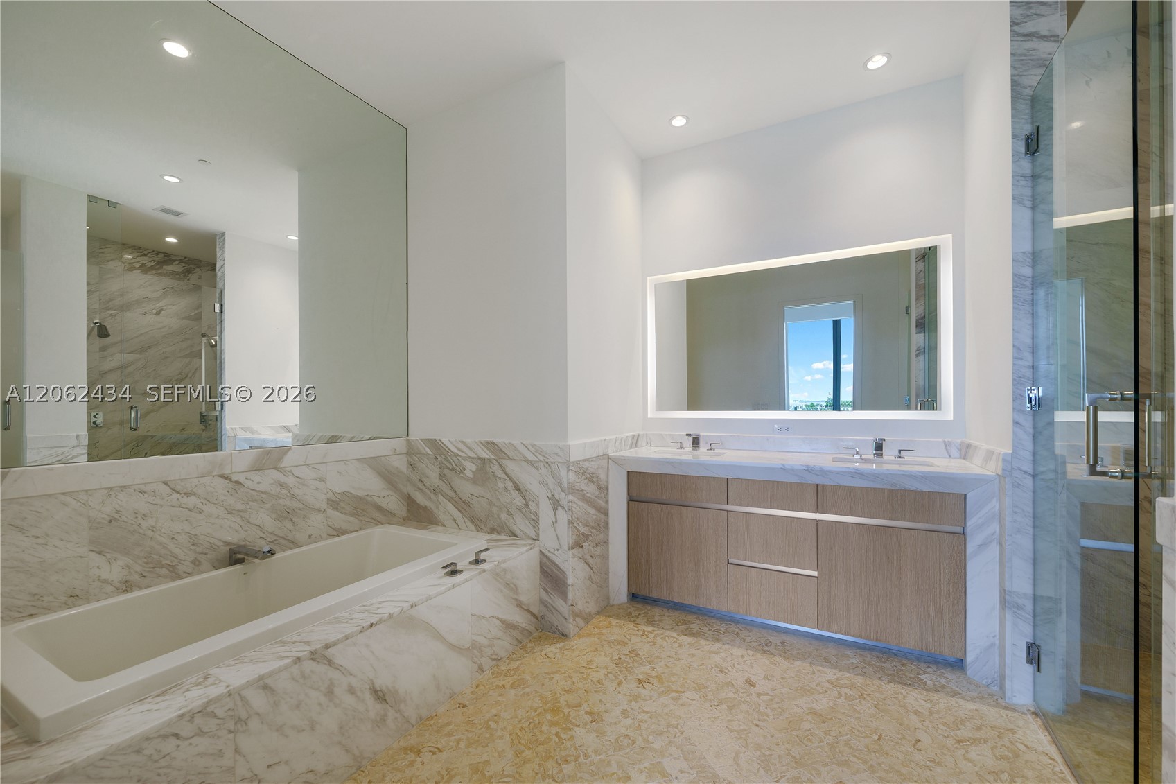 2811 S Bayshore Dr #5C, Coconut Grove FL 33133