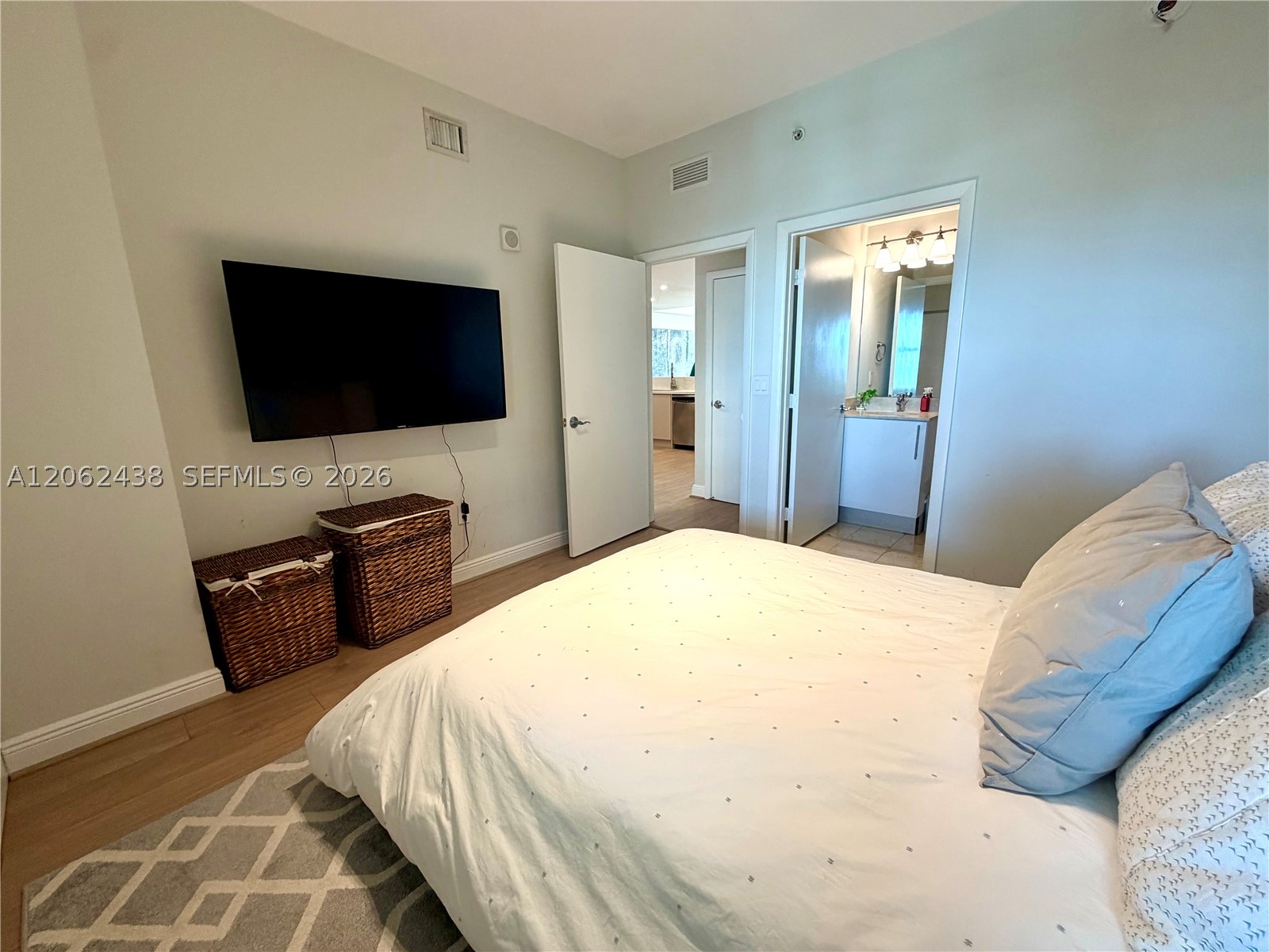 3330 NE 190th St #2711, Aventura FL 33180
