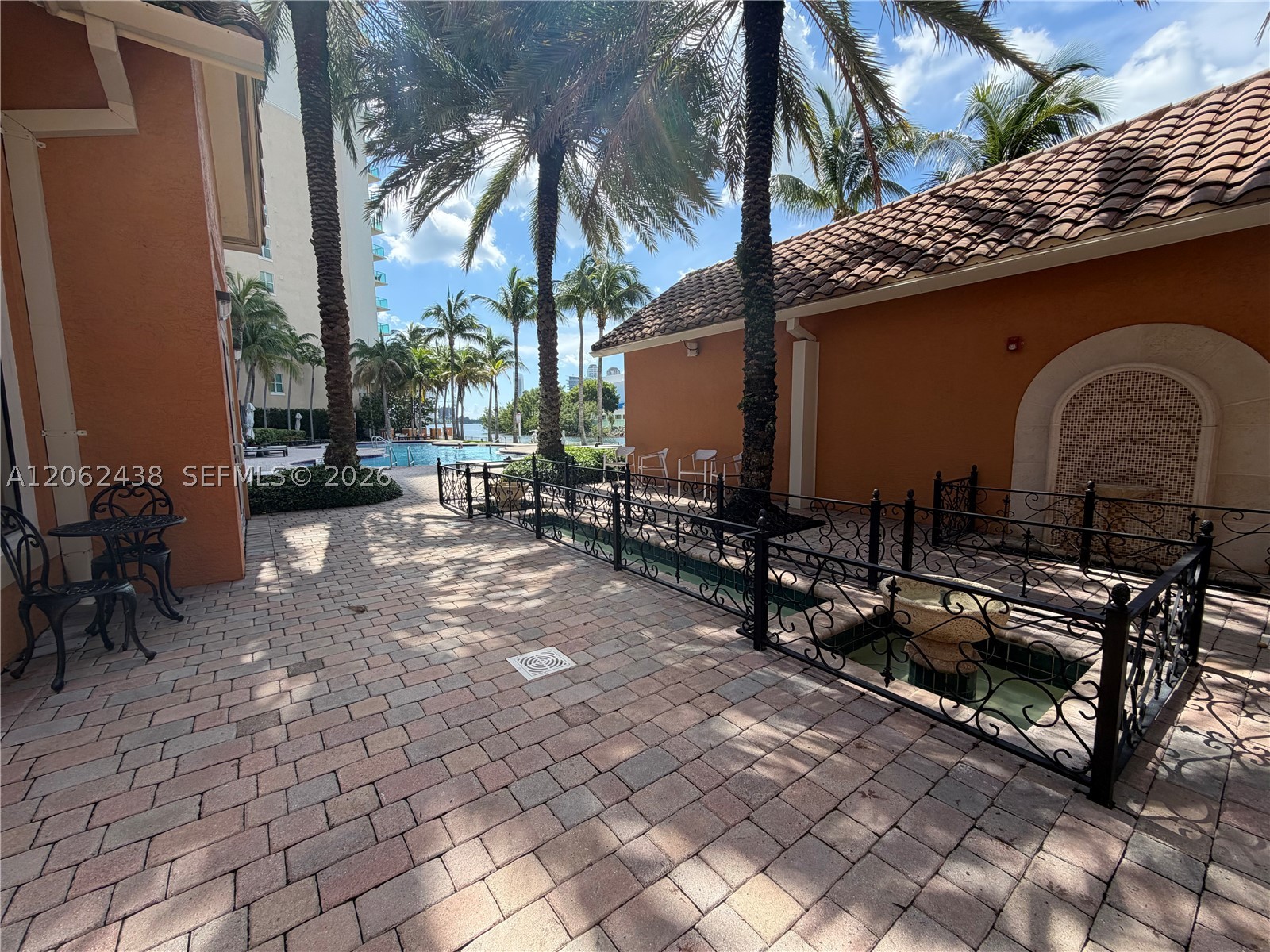 3330 NE 190th St #2711, Aventura FL 33180