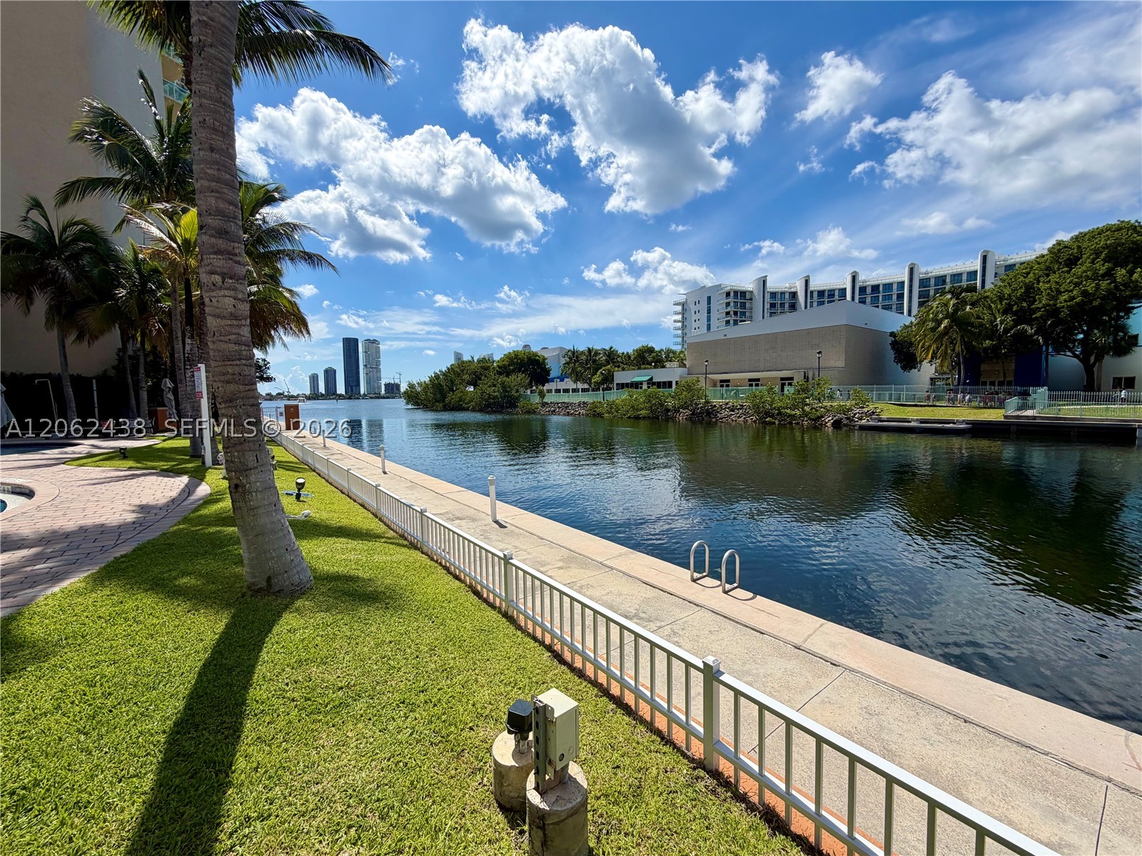 3330 NE 190th St #2711, Aventura FL 33180