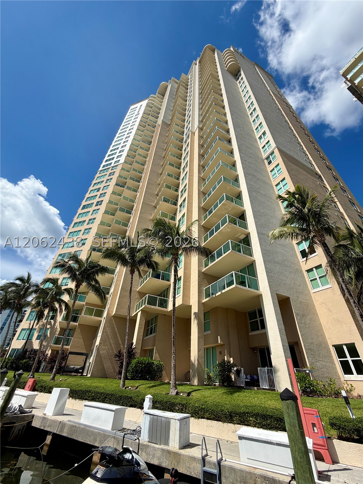 3330 NE 190th St #2711, Aventura FL 33180
