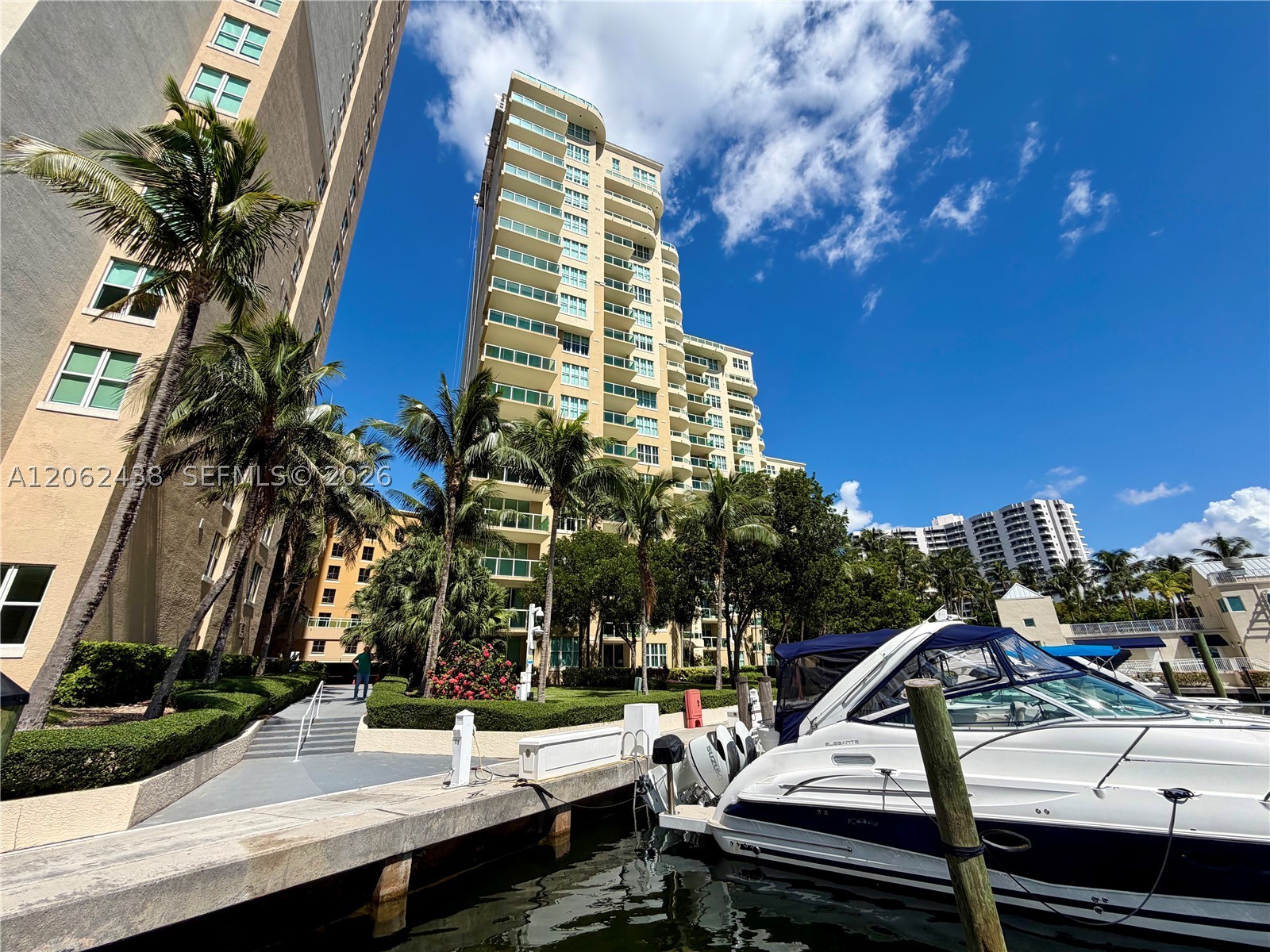 3330 NE 190th St #2711, Aventura FL 33180