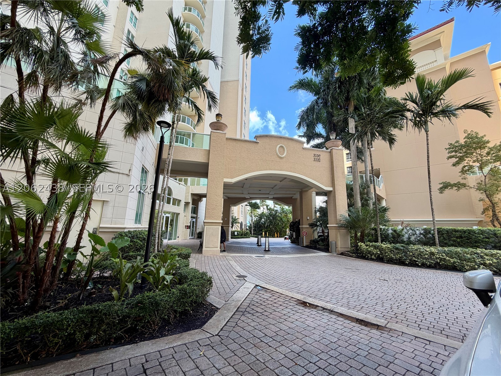 3330 NE 190th St #2711, Aventura FL 33180