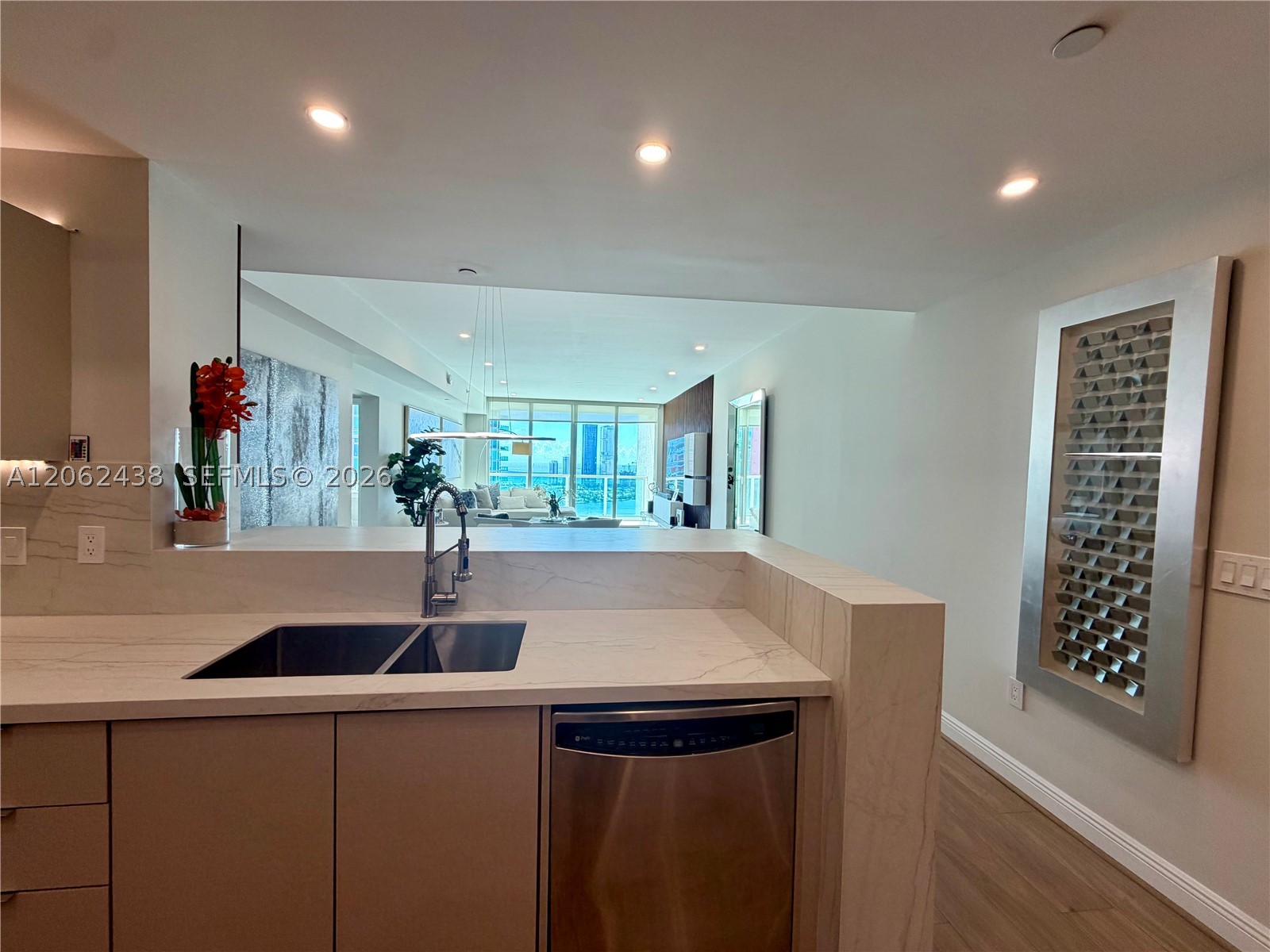 3330 NE 190th St #2711, Aventura FL 33180