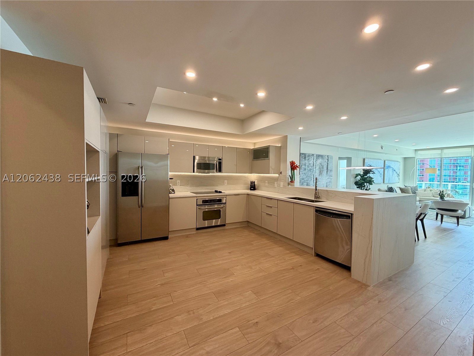 3330 NE 190th St #2711, Aventura FL 33180