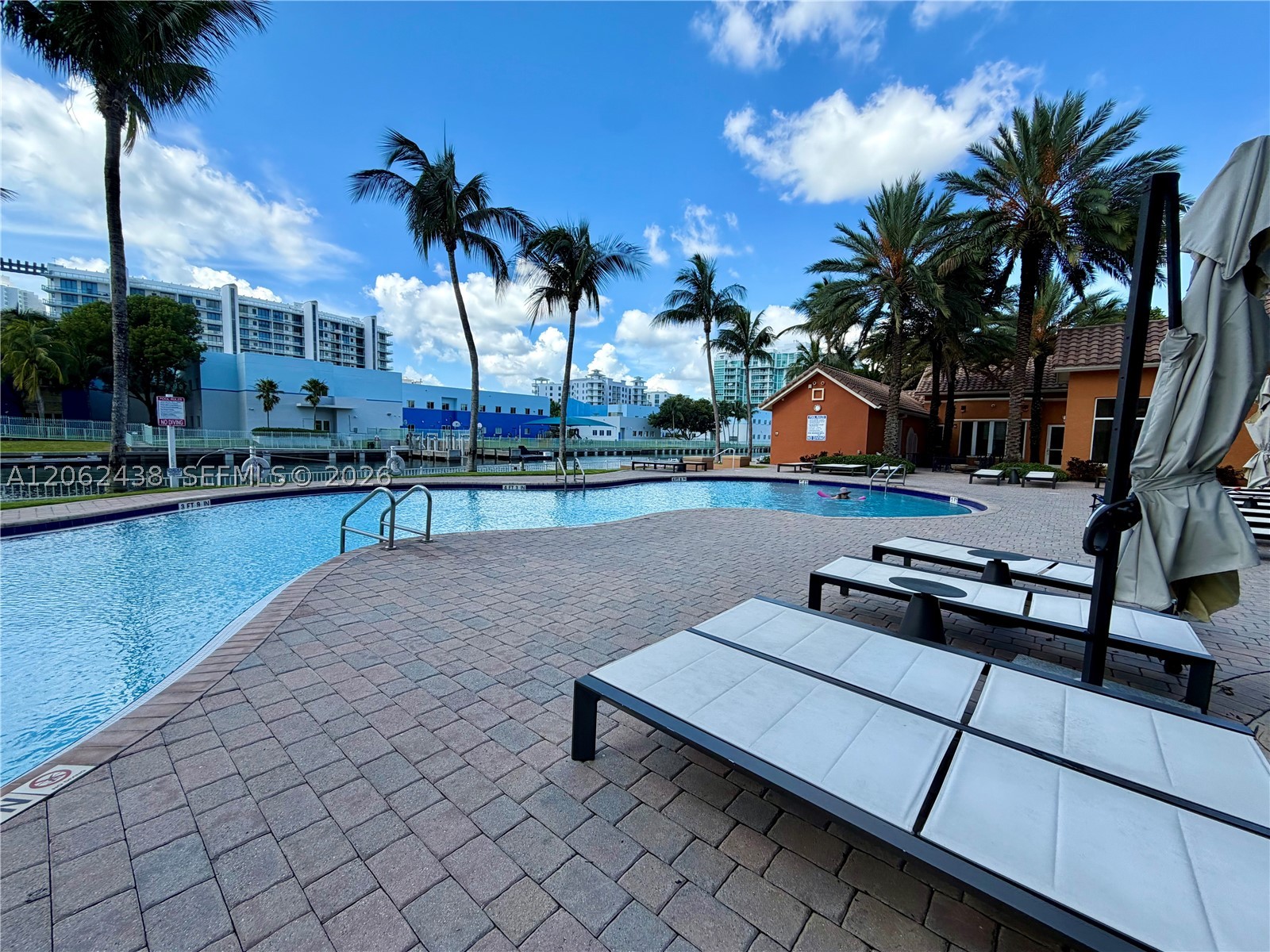 3330 NE 190th St #2711, Aventura FL 33180