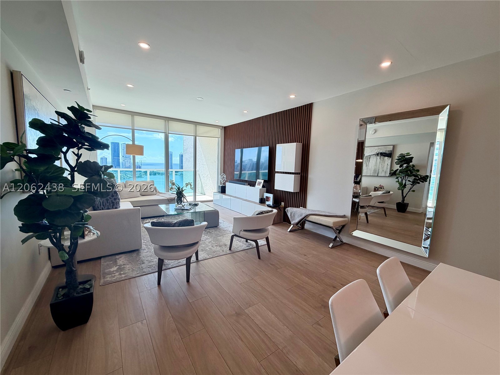 3330 NE 190th St #2711, Aventura FL 33180