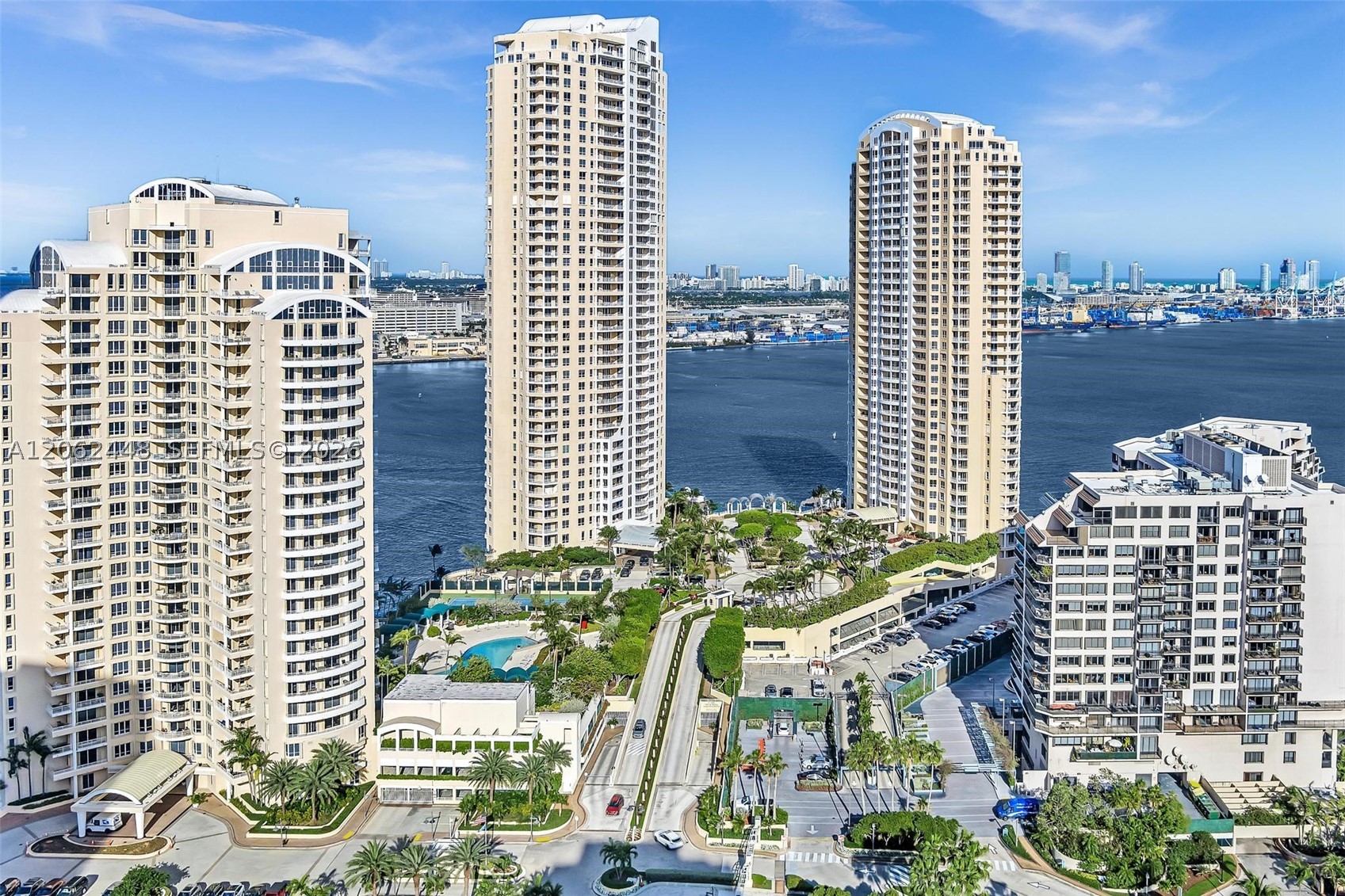 848 Brickell Key Dr #1805, Miami FL 33131