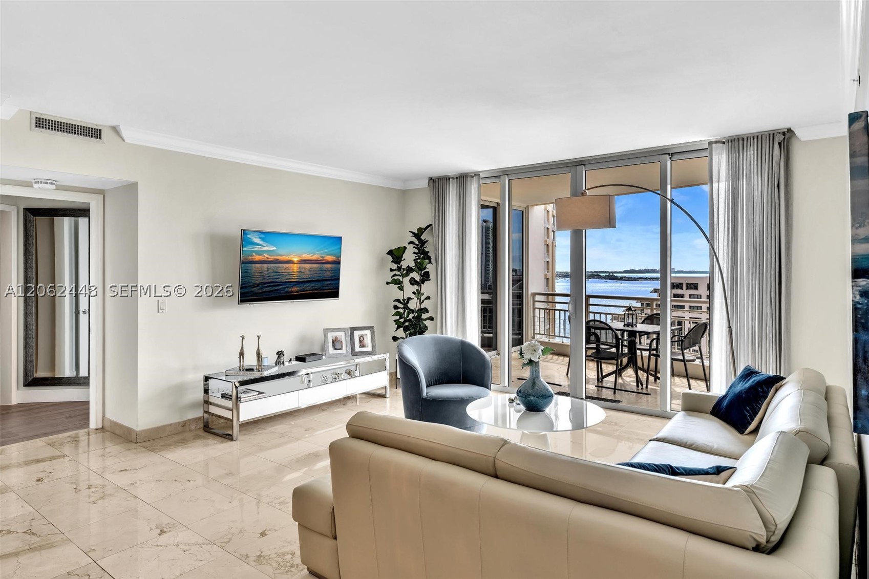 848 Brickell Key Dr #1805, Miami FL 33131