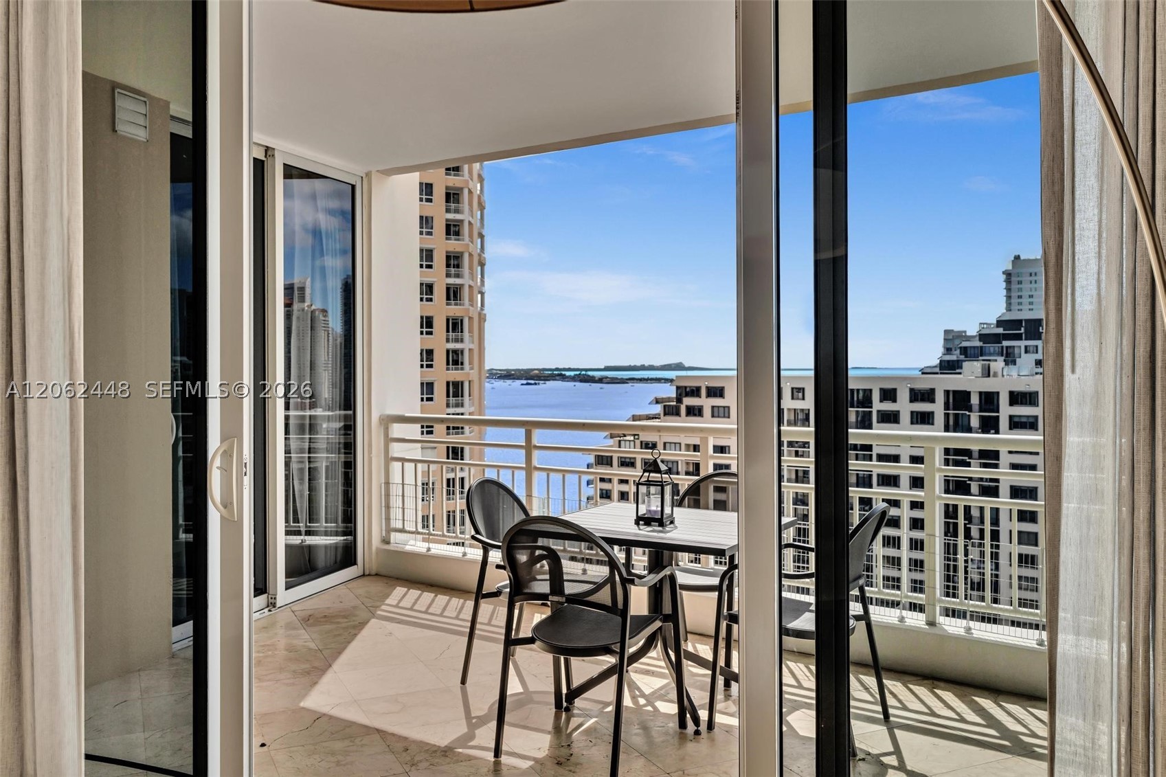 848 Brickell Key Dr #1805, Miami FL 33131
