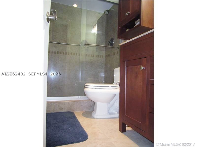 6886 N Kendall Dr #D202, Pinecrest FL 33156