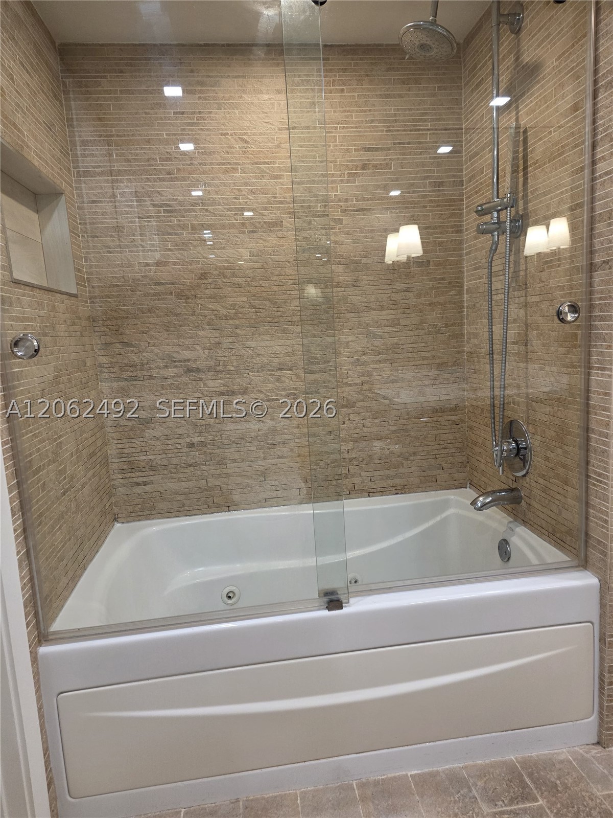 50 Biscayne Blvd #804, Miami FL 33132