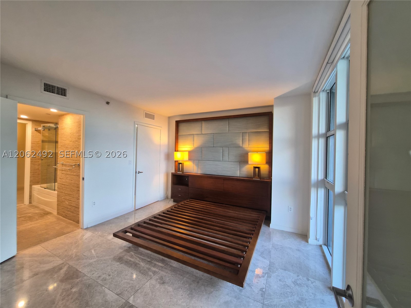 50 Biscayne Blvd #804, Miami FL 33132
