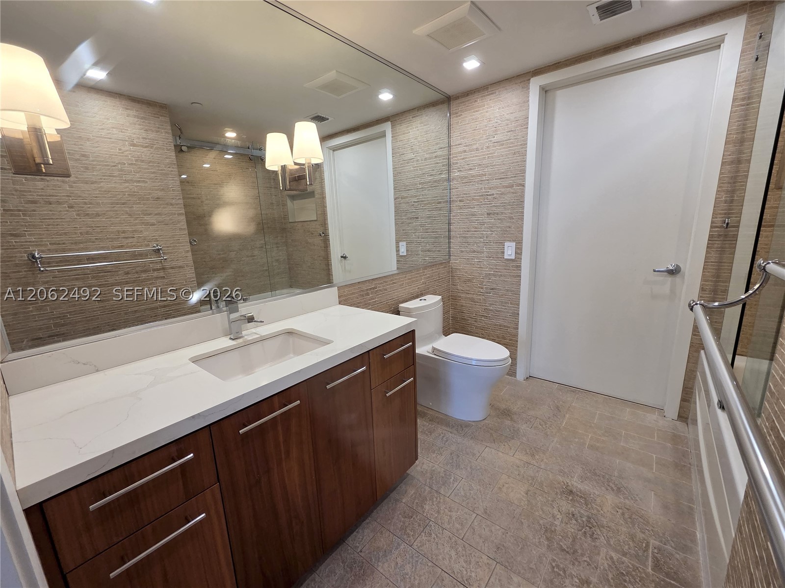 50 Biscayne Blvd #804, Miami FL 33132