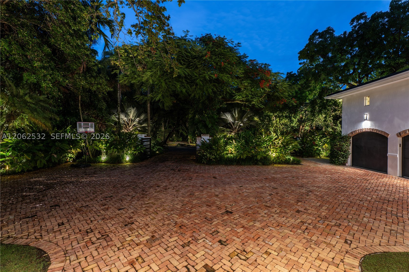 2820 Brickell Ave, Miami FL 33129