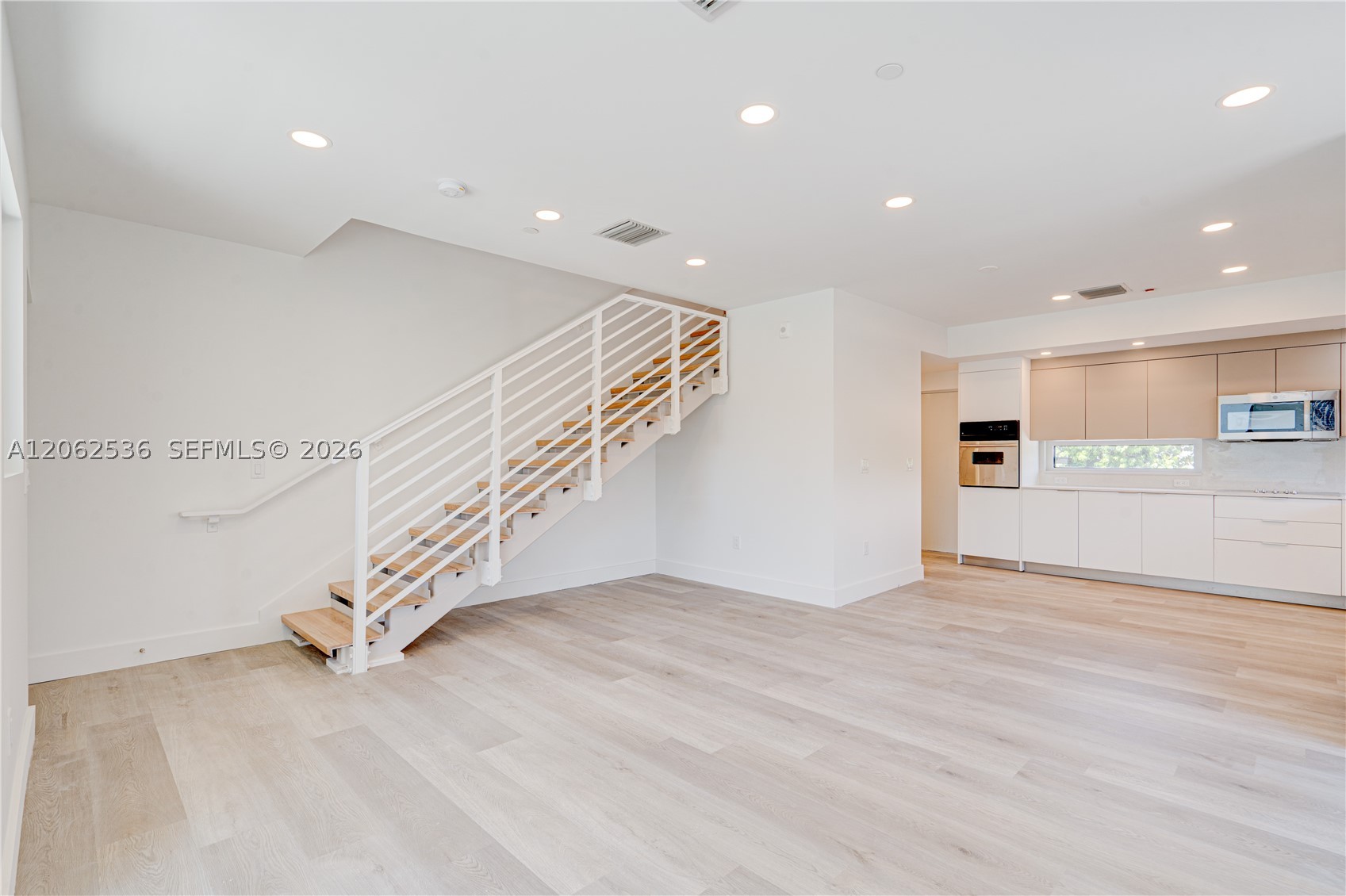 816 84th St #2, Miami Beach FL 33141