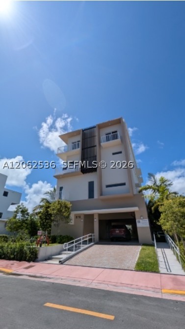 816 84th St #2, Miami Beach FL 33141