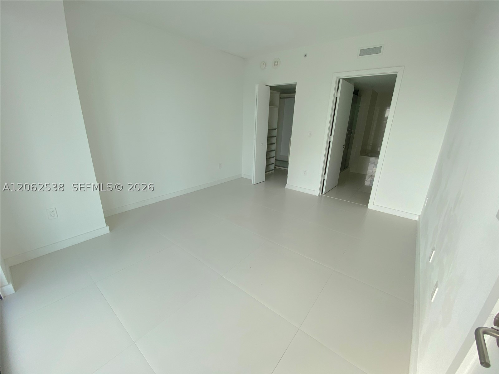 1300 S Miami Ave #2105, Miami FL 33130