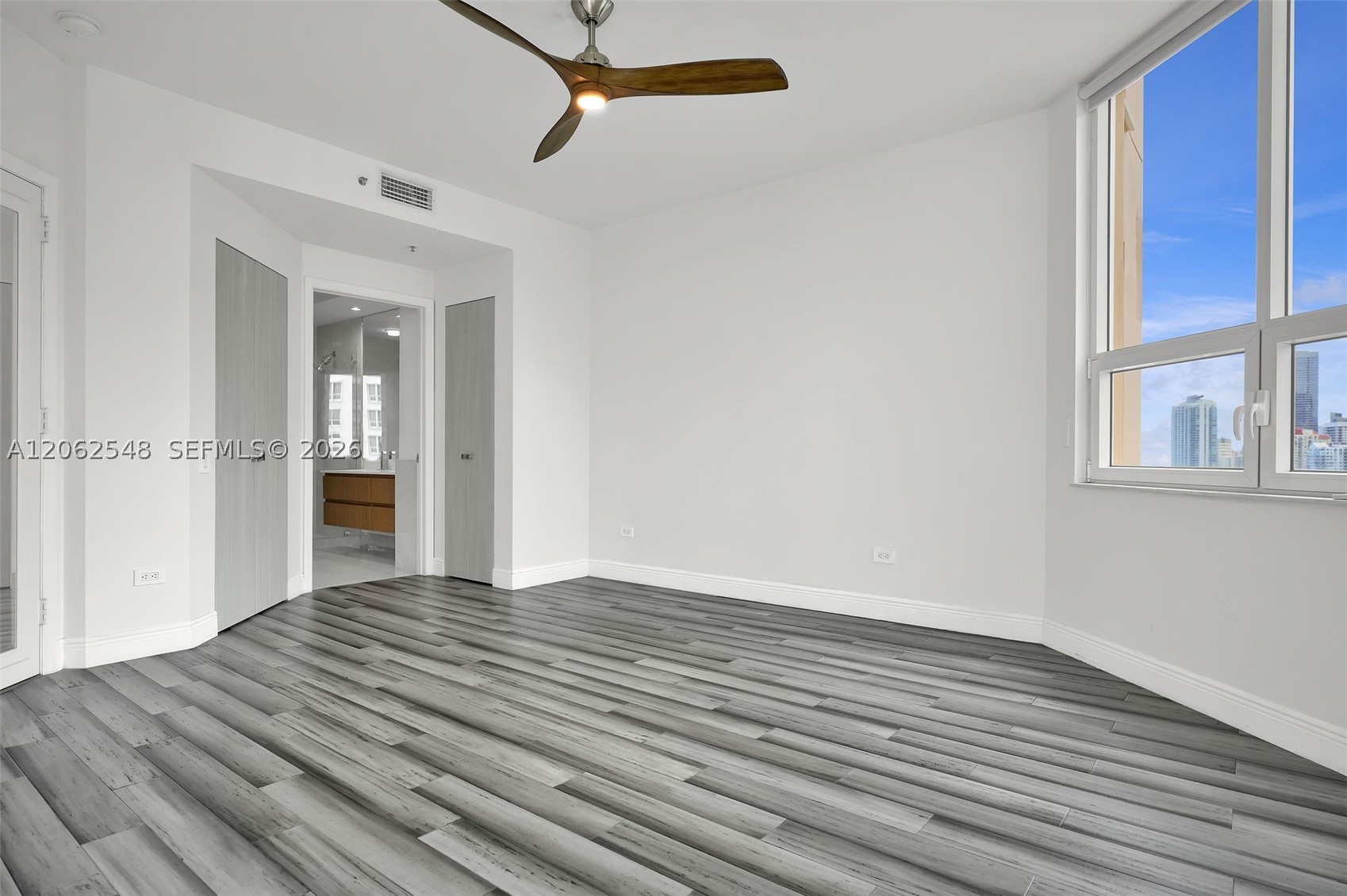 808 Brickell Key Dr #3007, Miami FL 33131