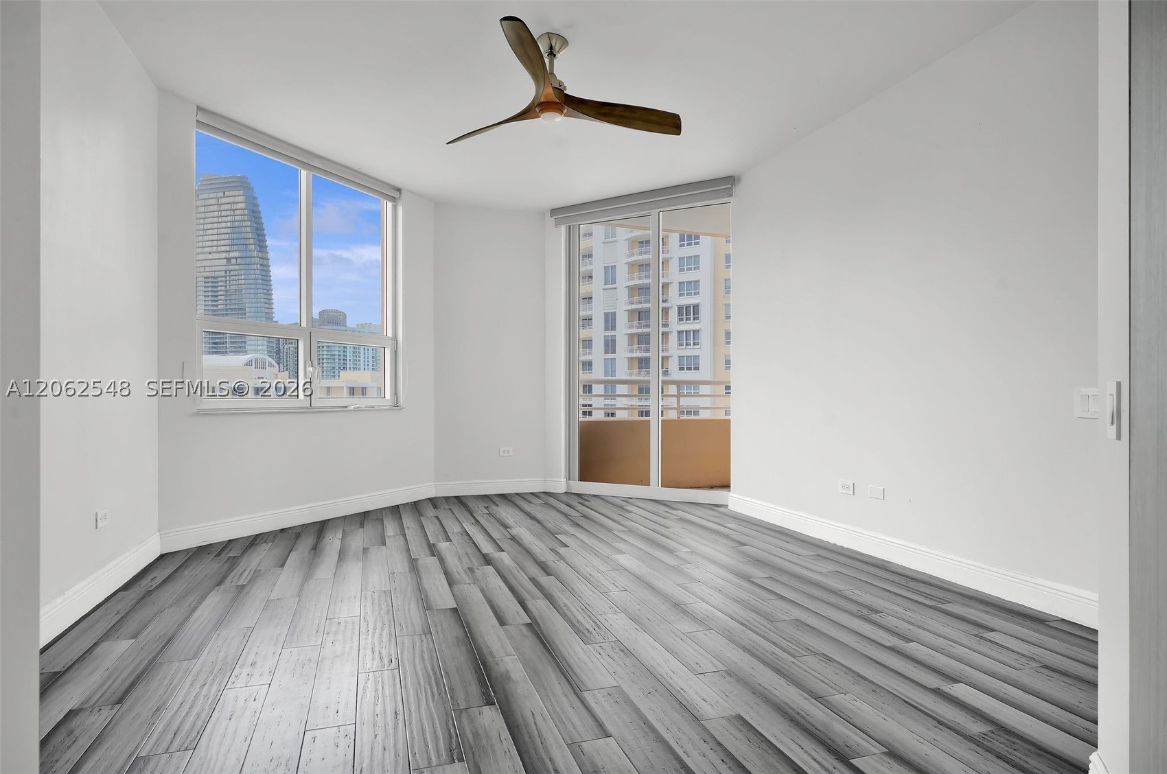 808 Brickell Key Dr #3007, Miami FL 33131