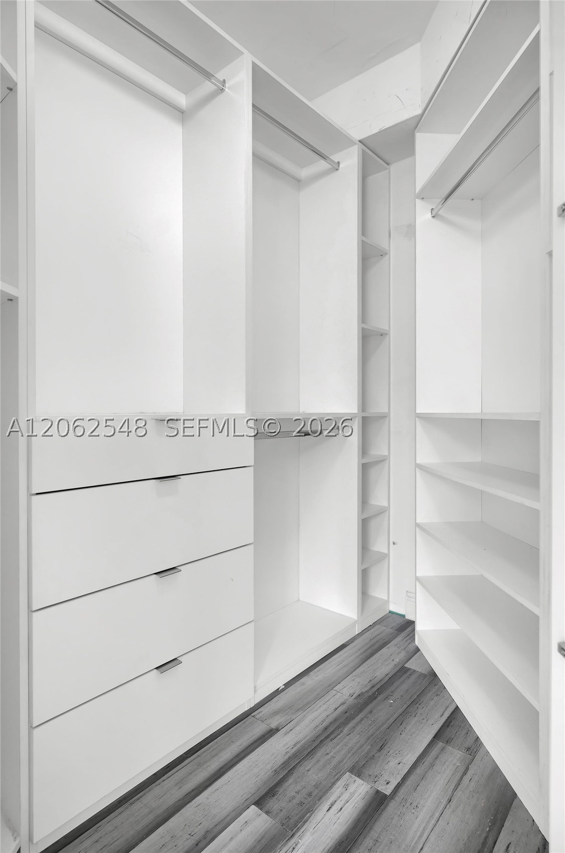 808 Brickell Key Dr #3007, Miami FL 33131