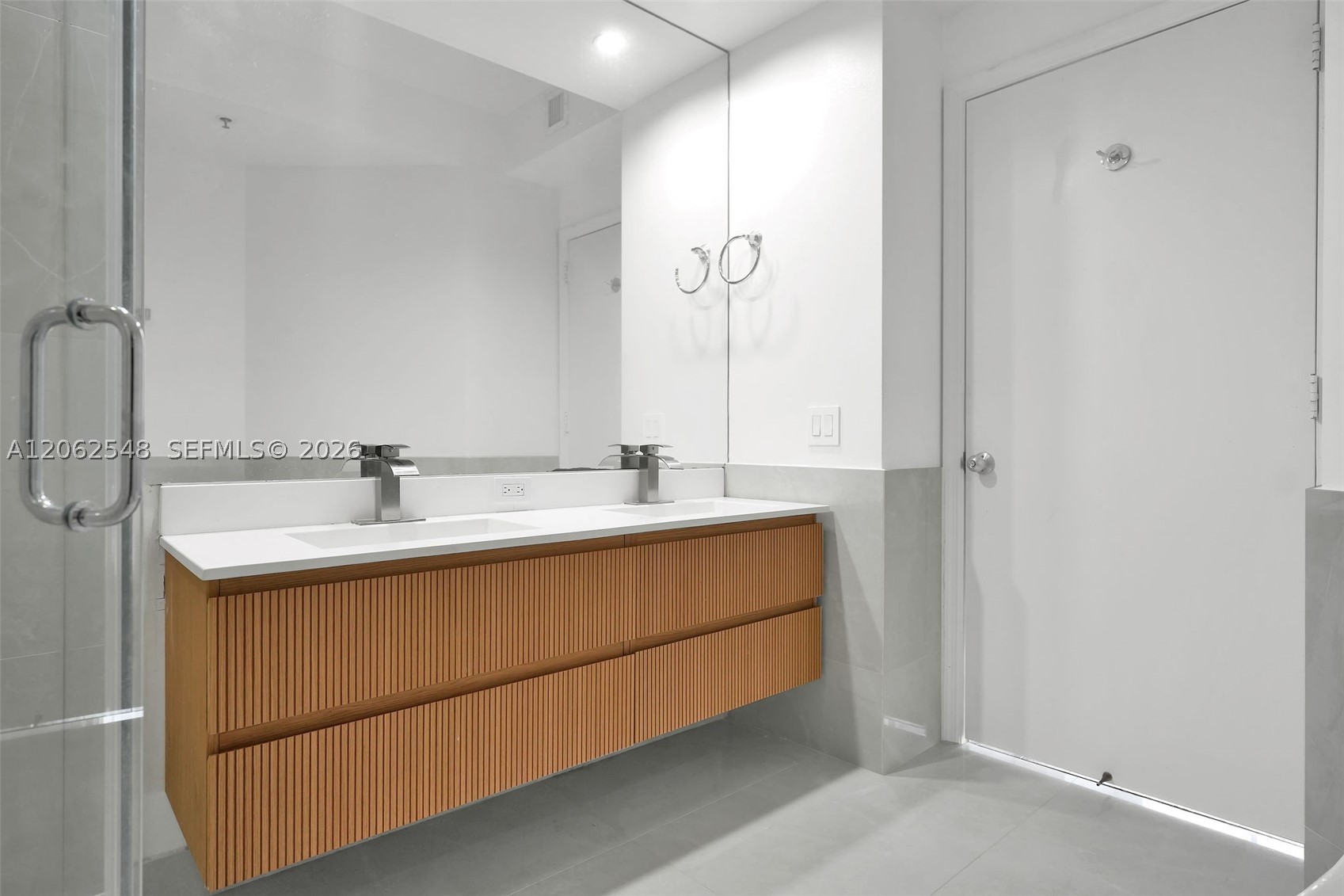808 Brickell Key Dr #3007, Miami FL 33131