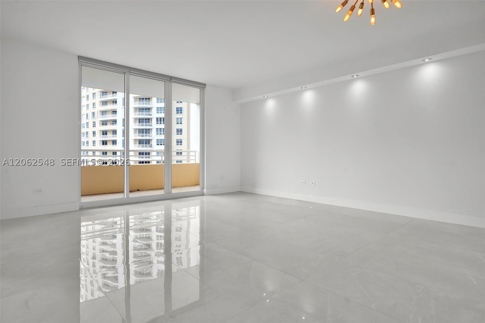808 Brickell Key Dr #3007, Miami FL 33131