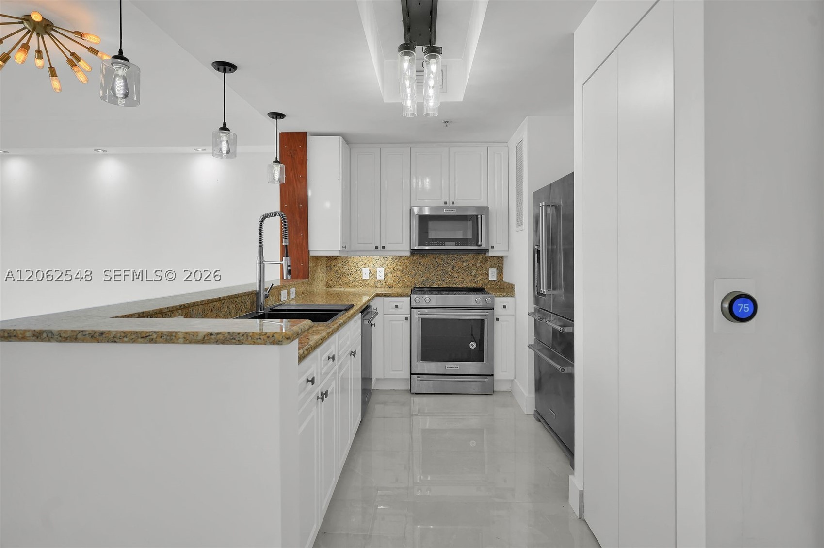 808 Brickell Key Dr #3007, Miami FL 33131