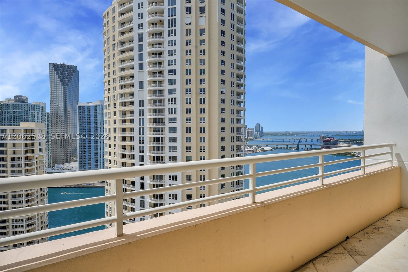808 Brickell Key Dr #3007, Miami FL 33131