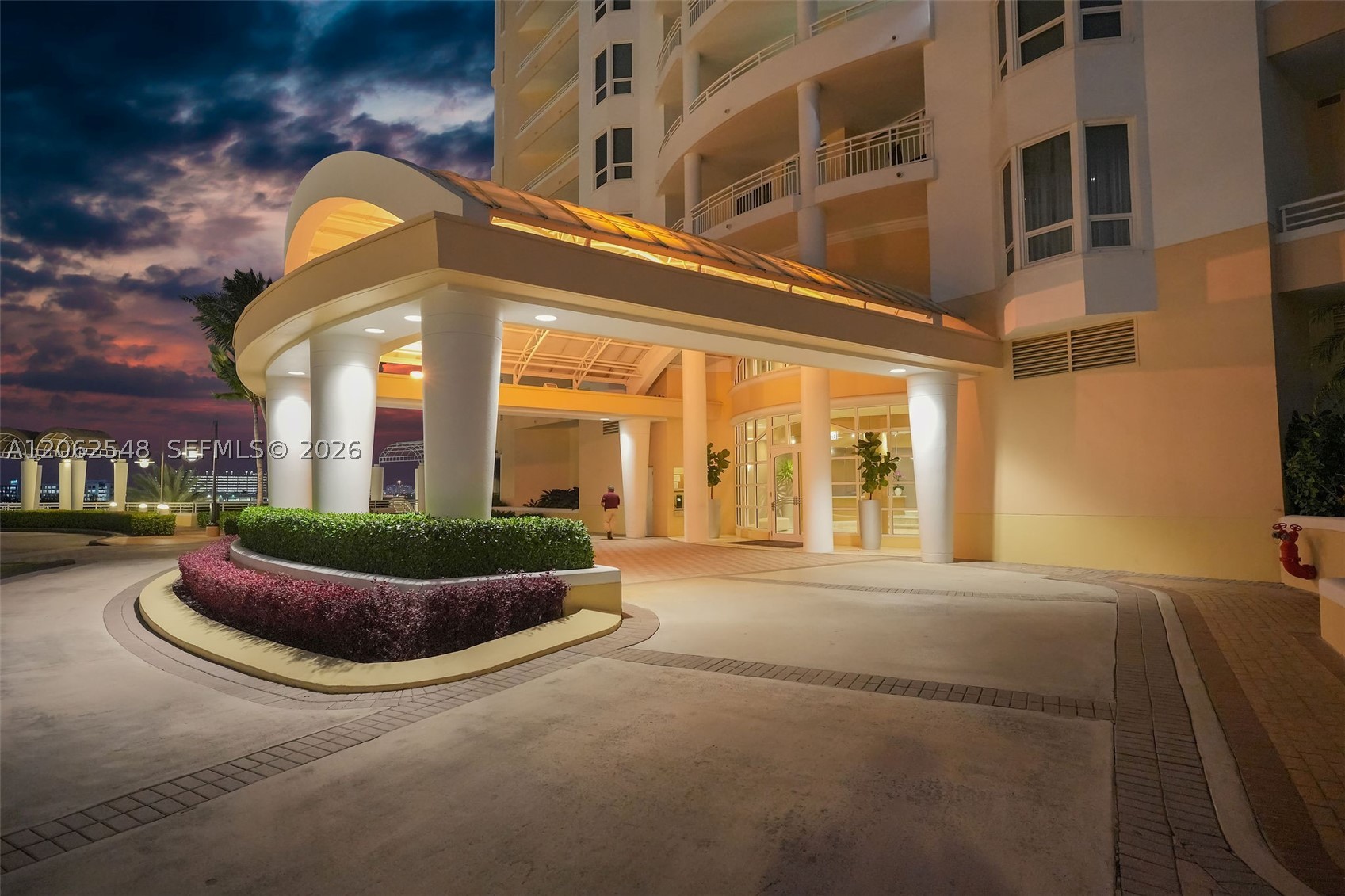 808 Brickell Key Dr #3007, Miami FL 33131