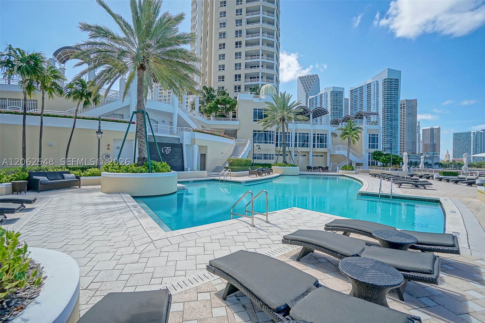 808 Brickell Key Dr #3007, Miami FL 33131