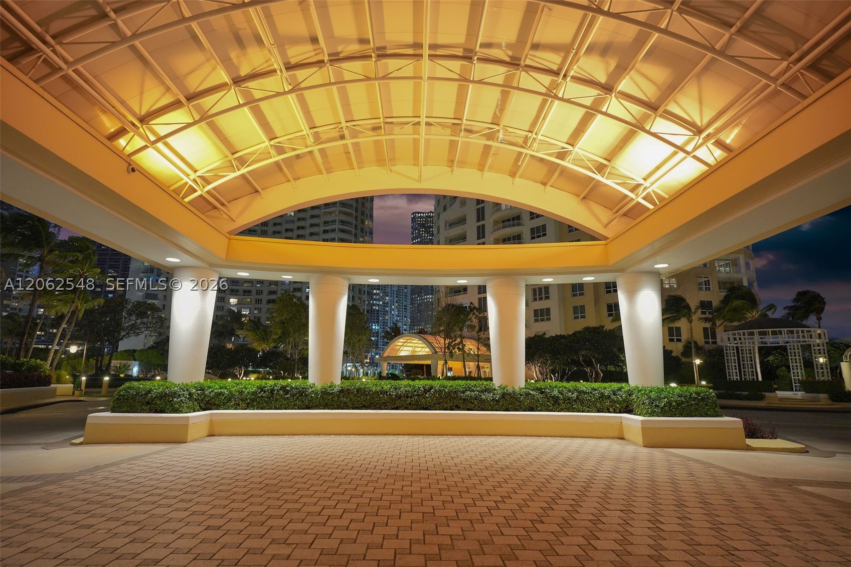 808 Brickell Key Dr #3007, Miami FL 33131