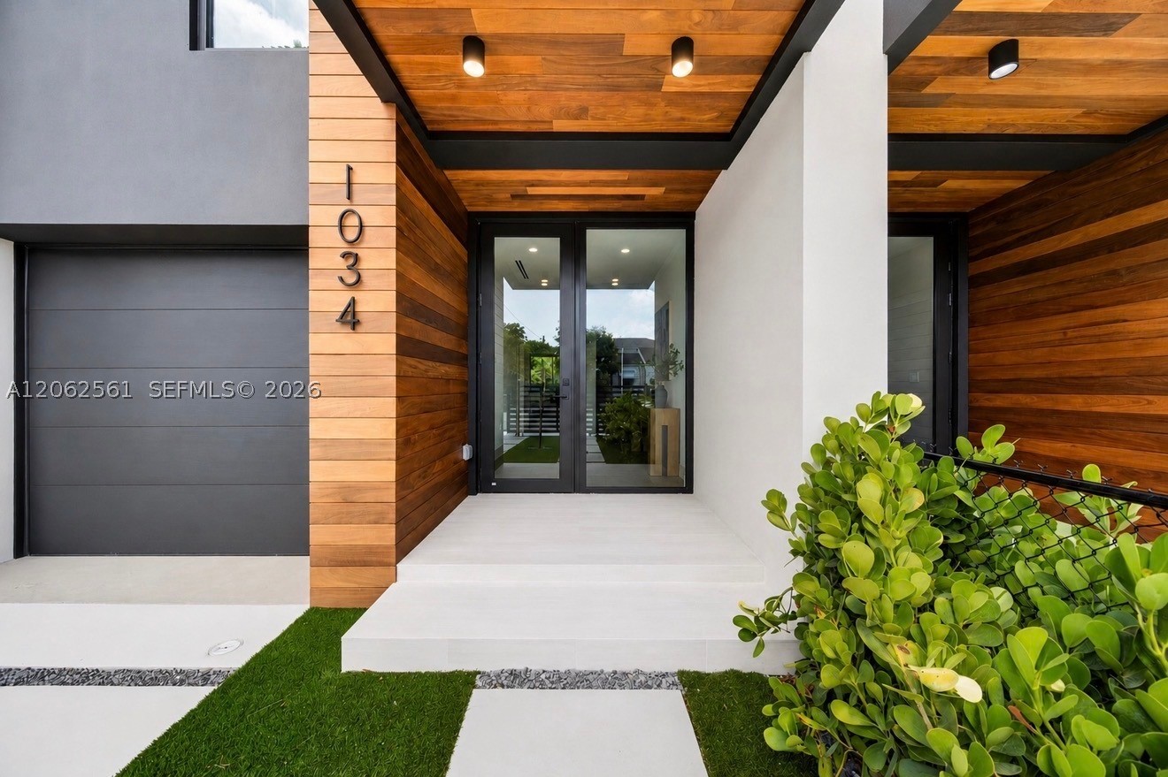 1034 SW 11th Ave, Miami FL 33130