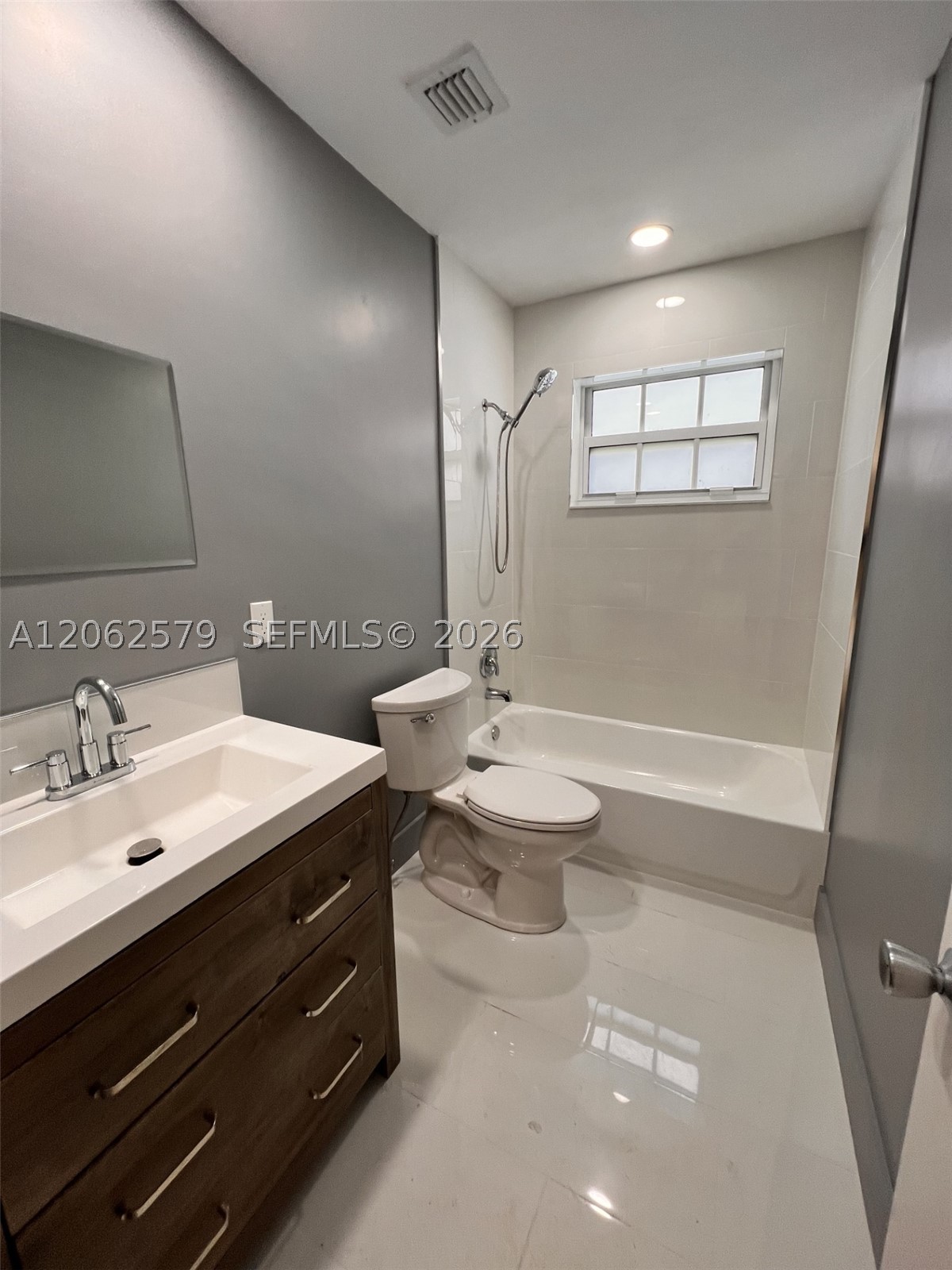 5001 SW 87th Pl #1, Miami FL 33165