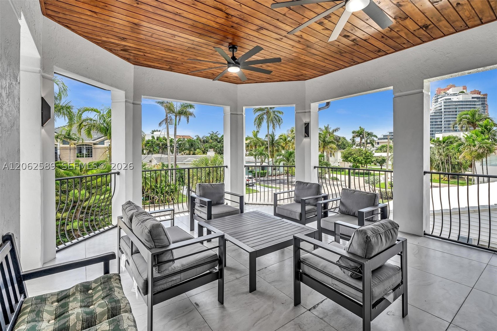 2521 Center Ave, Fort Lauderdale FL 33305