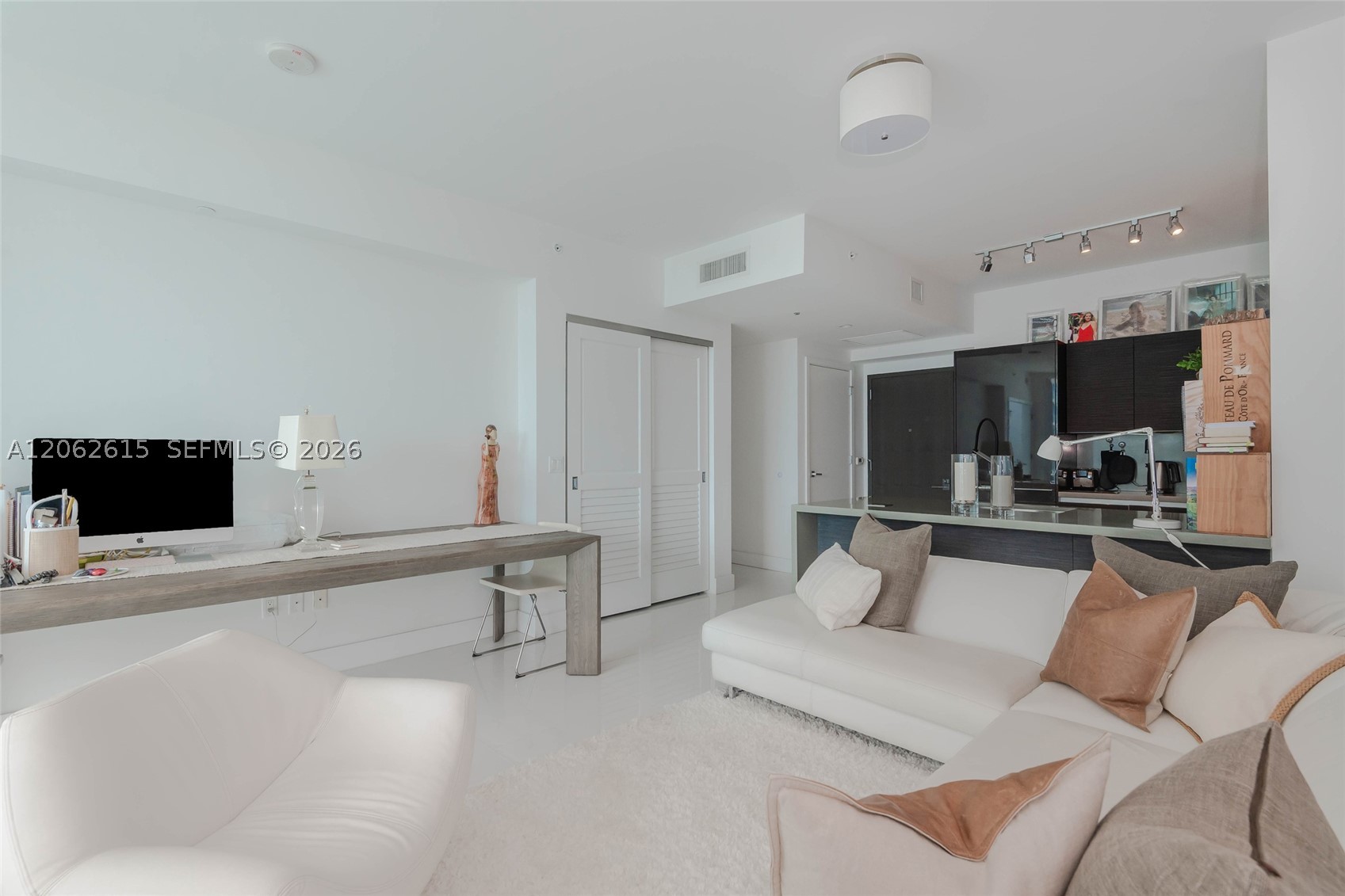 1080 Brickell Ave #3405, Miami FL 33131