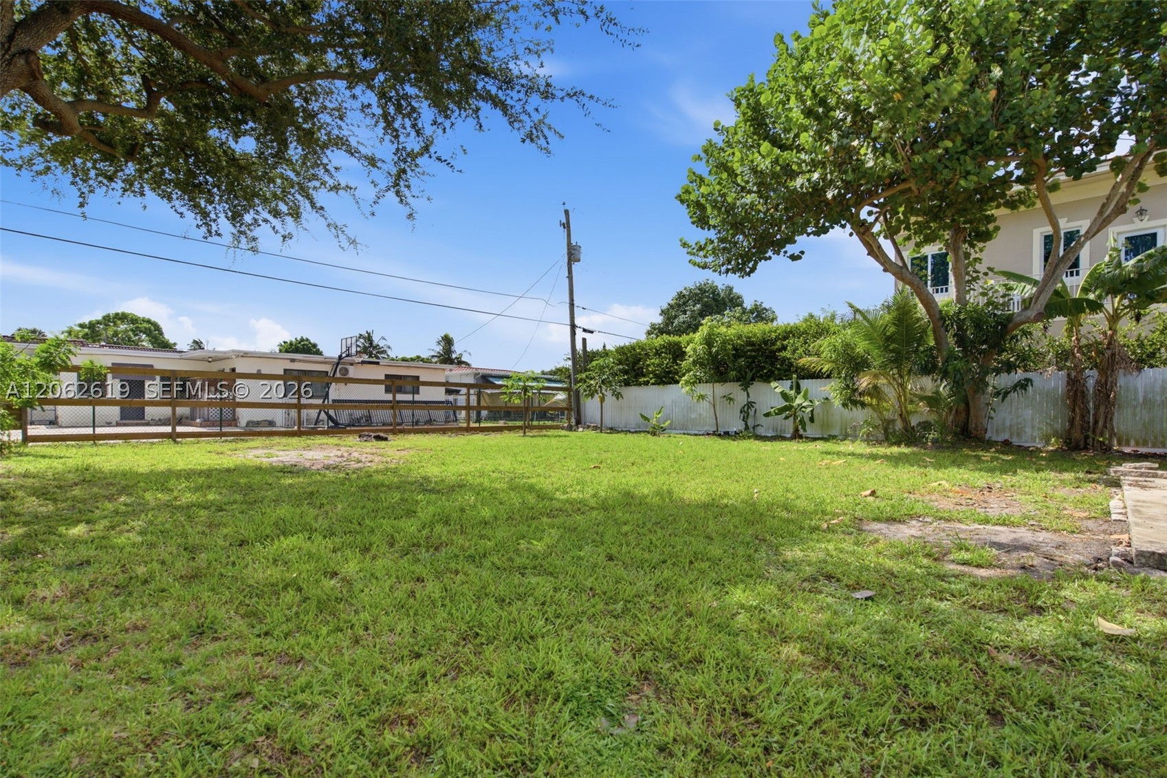 157 Lenape Dr, Miami Springs FL 33166