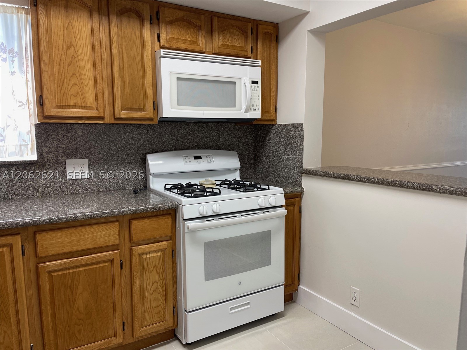 6703 N Kendall Dr #404, Pinecrest FL 33156