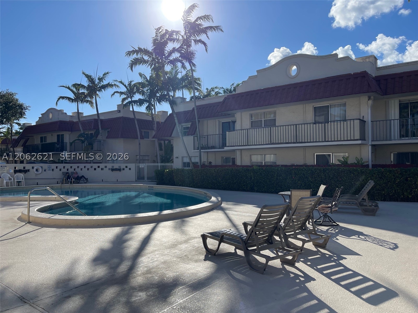 6703 N Kendall Dr #404, Pinecrest FL 33156